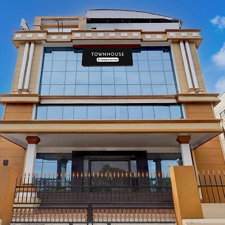 Hotel Super Townhouse Koyambedu Chennai Zewnętrze zdjęcie