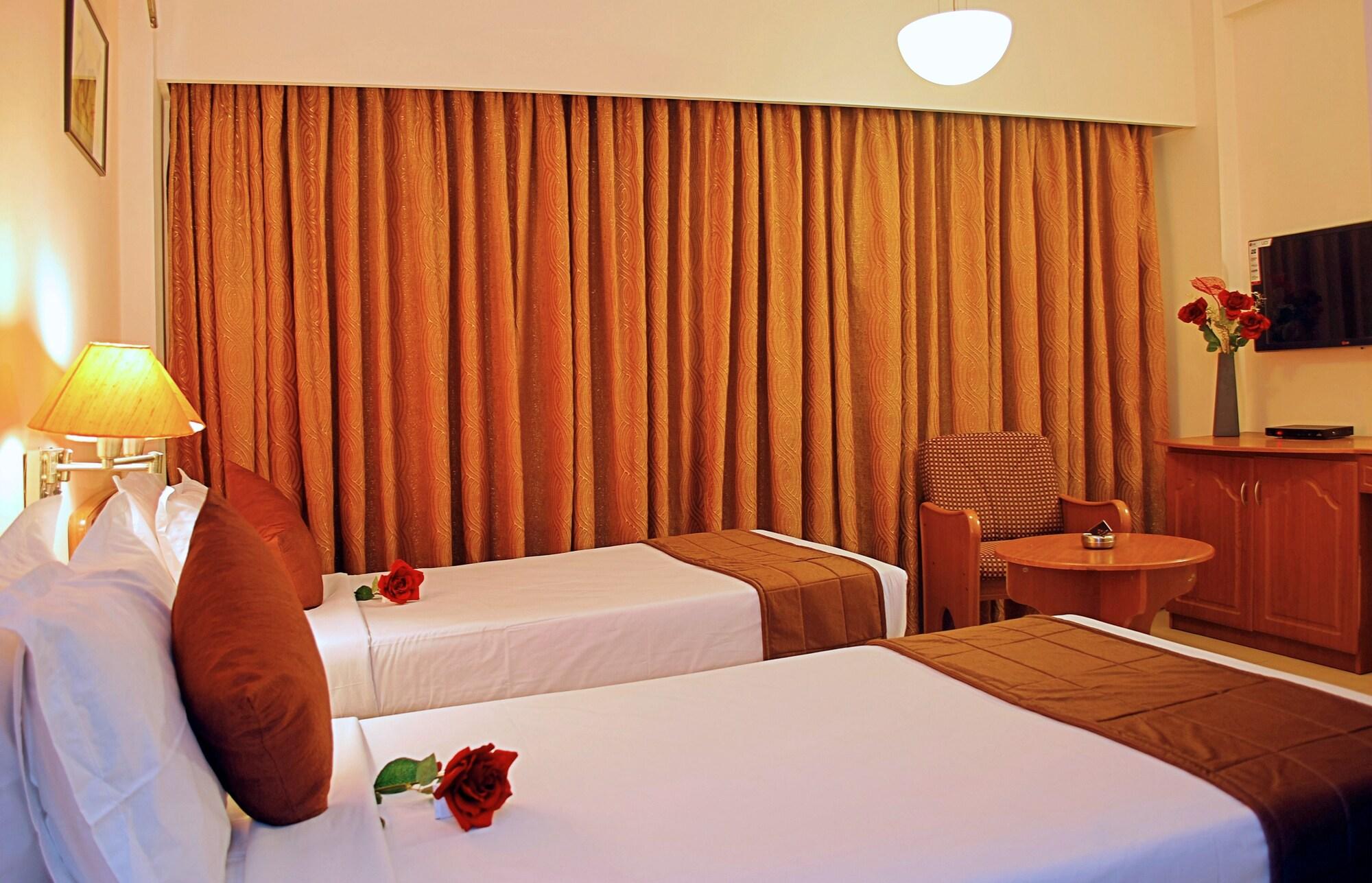 Hotel Super Townhouse Koyambedu Chennai Zewnętrze zdjęcie