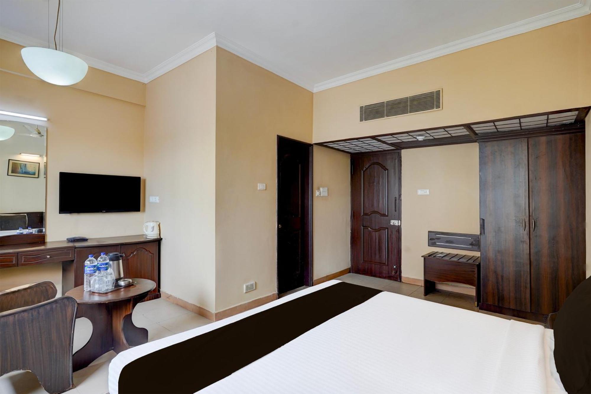 Hotel Super Townhouse Koyambedu Chennai Zewnętrze zdjęcie