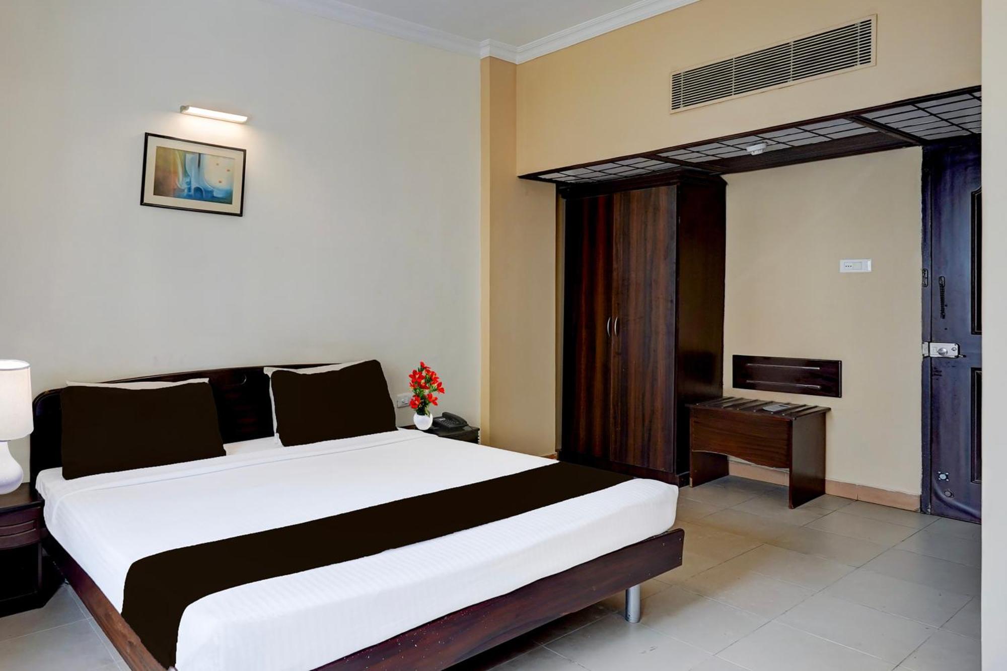 Hotel Super Townhouse Koyambedu Chennai Zewnętrze zdjęcie