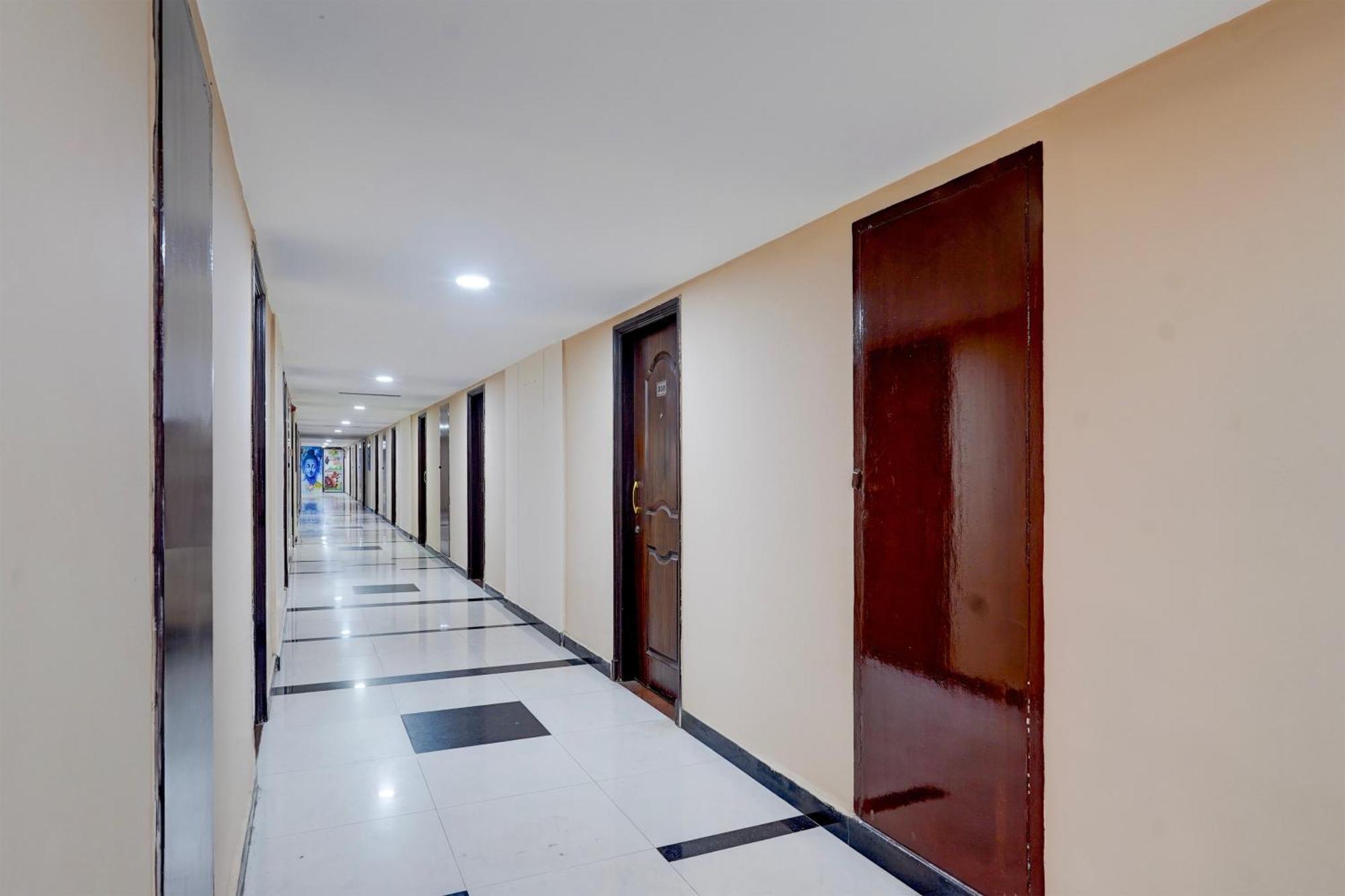 Hotel Super Townhouse Koyambedu Chennai Zewnętrze zdjęcie