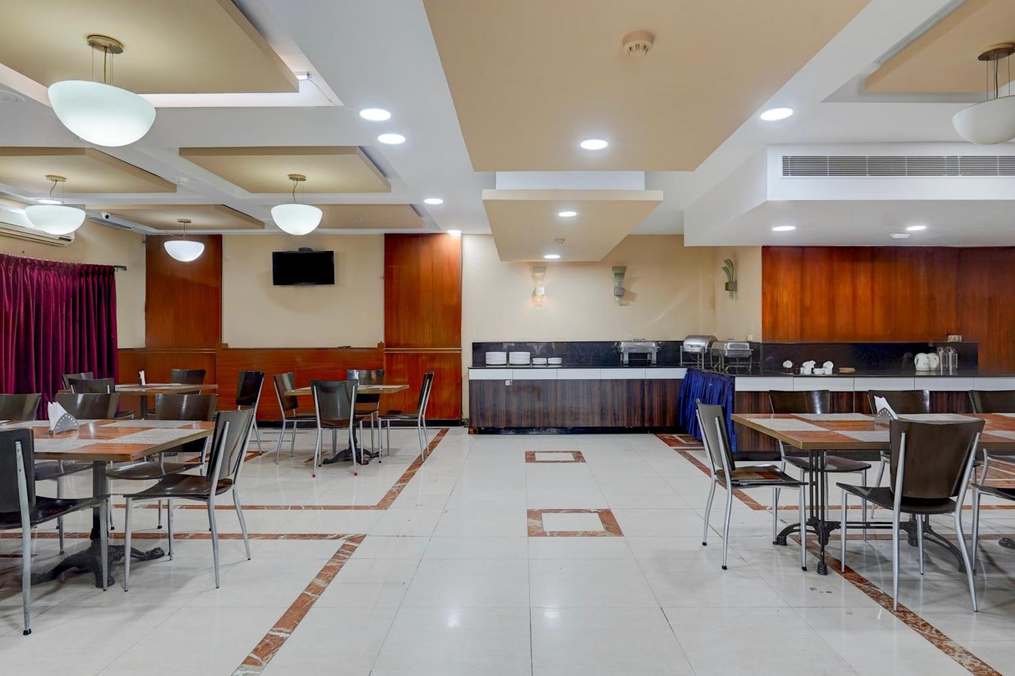 Hotel Super Townhouse Koyambedu Chennai Zewnętrze zdjęcie