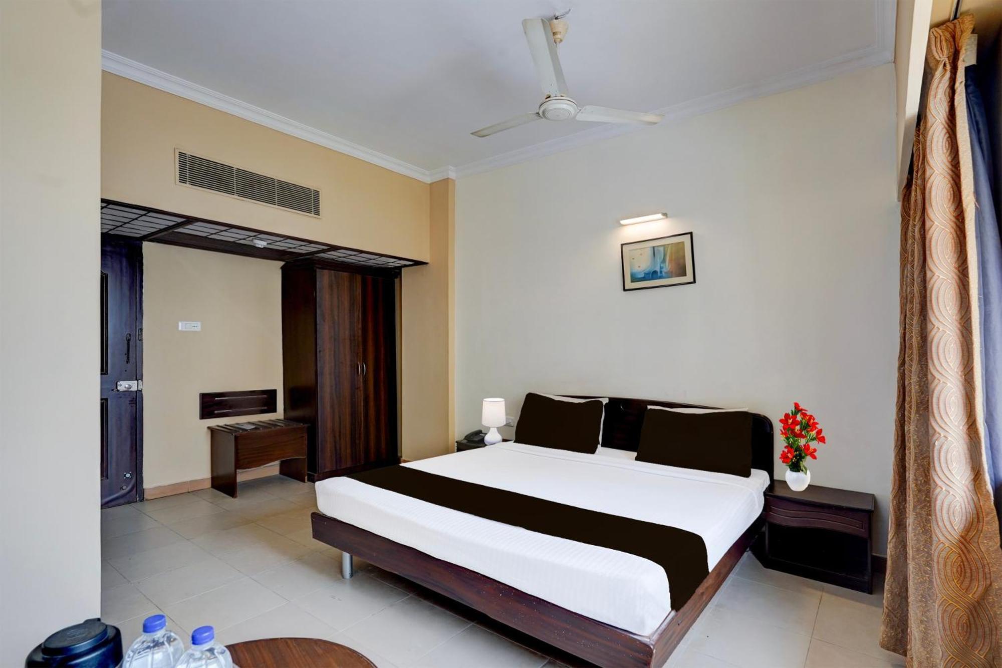 Hotel Super Townhouse Koyambedu Chennai Zewnętrze zdjęcie