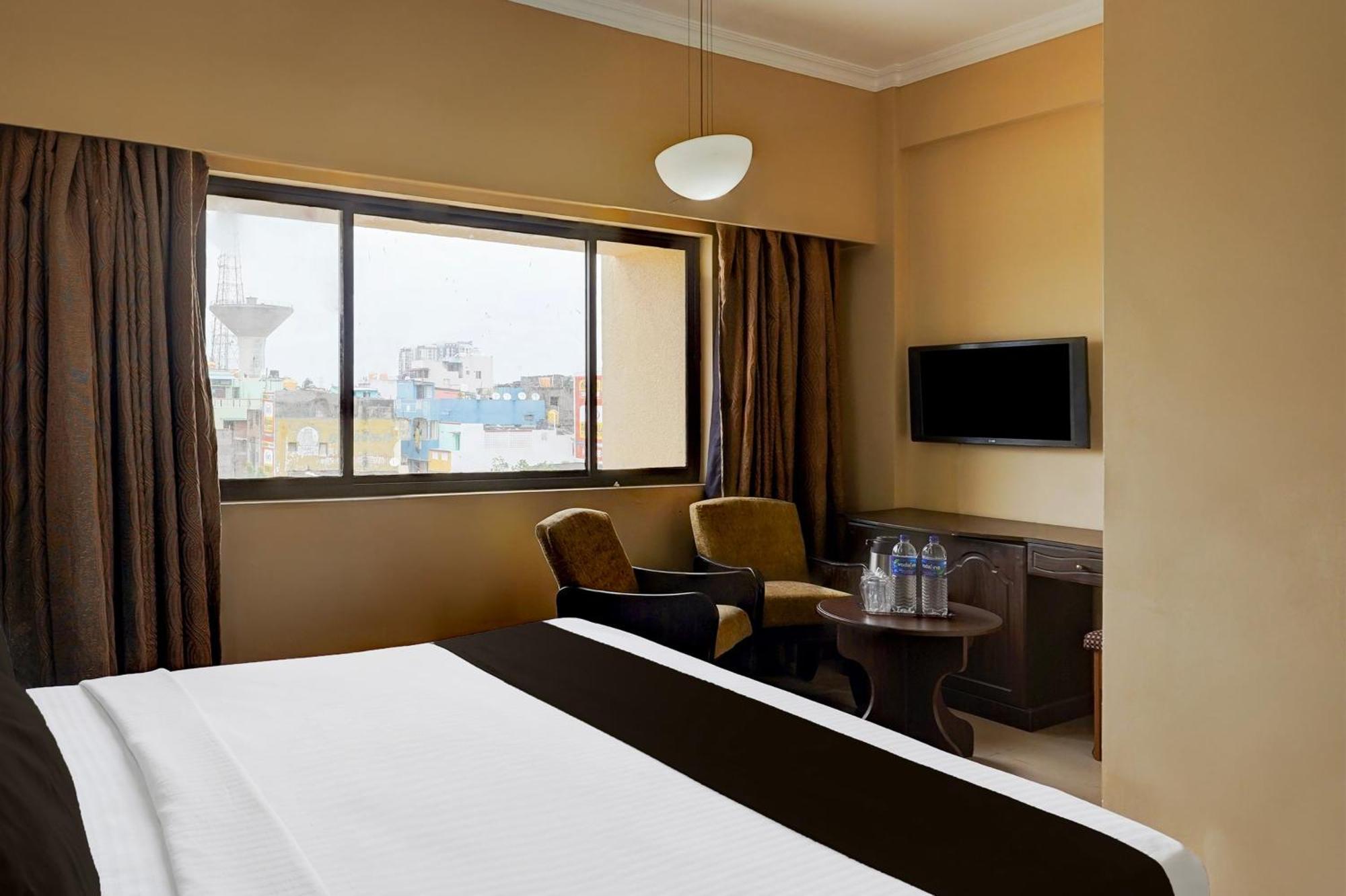 Hotel Super Townhouse Koyambedu Chennai Zewnętrze zdjęcie
