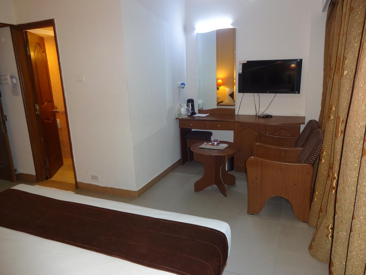 Hotel Super Townhouse Koyambedu Chennai Zewnętrze zdjęcie