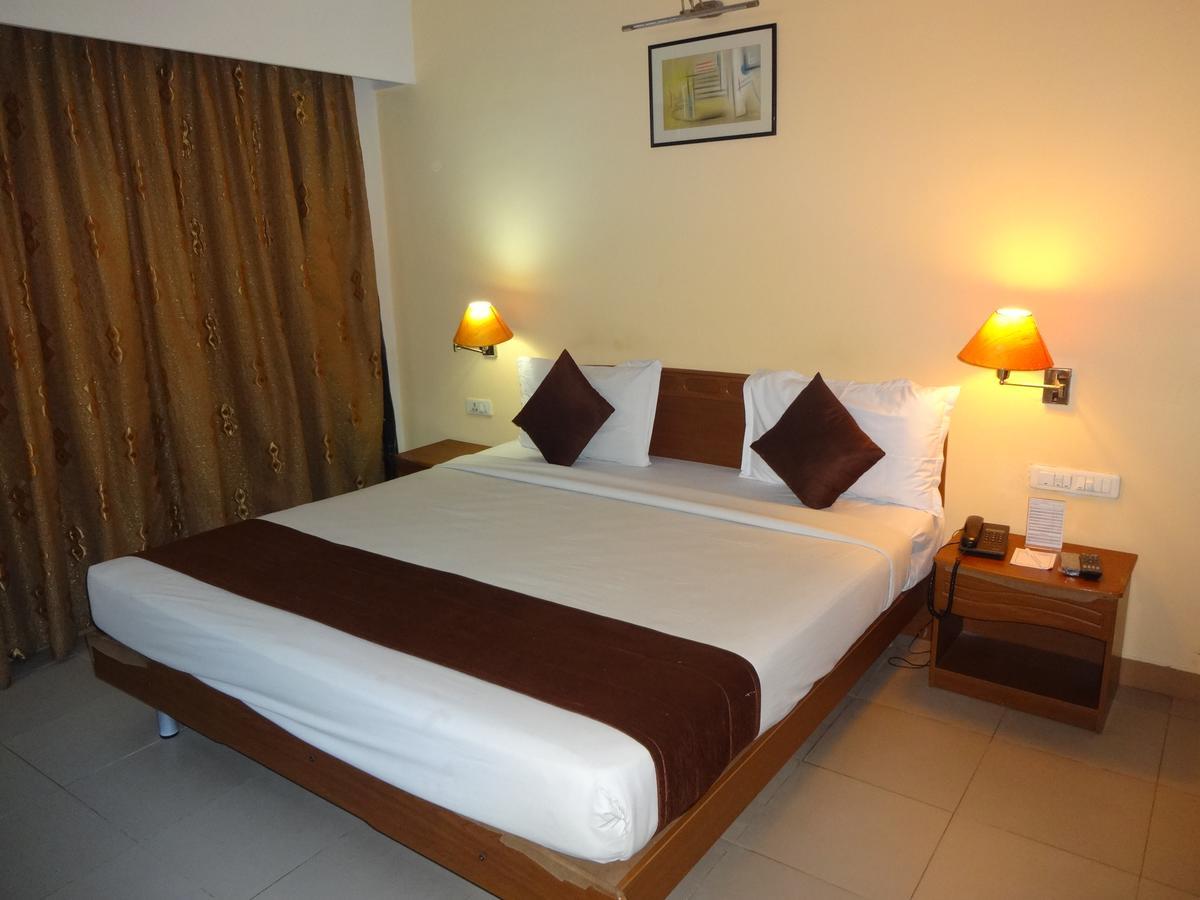 Hotel Super Townhouse Koyambedu Chennai Zewnętrze zdjęcie