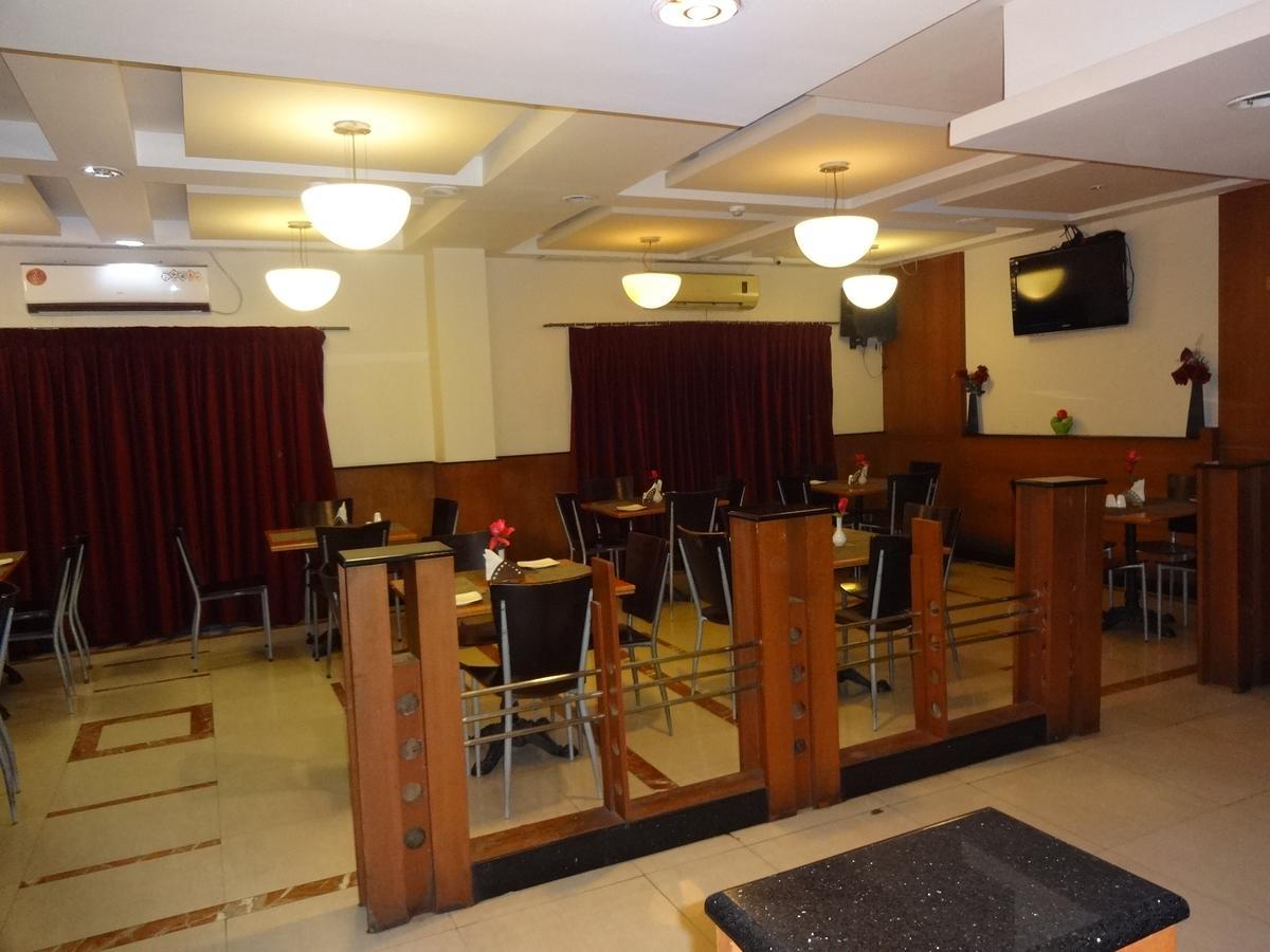 Hotel Super Townhouse Koyambedu Chennai Zewnętrze zdjęcie