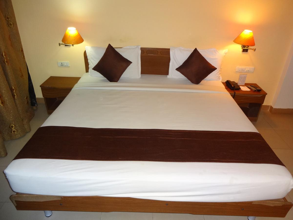 Hotel Super Townhouse Koyambedu Chennai Zewnętrze zdjęcie