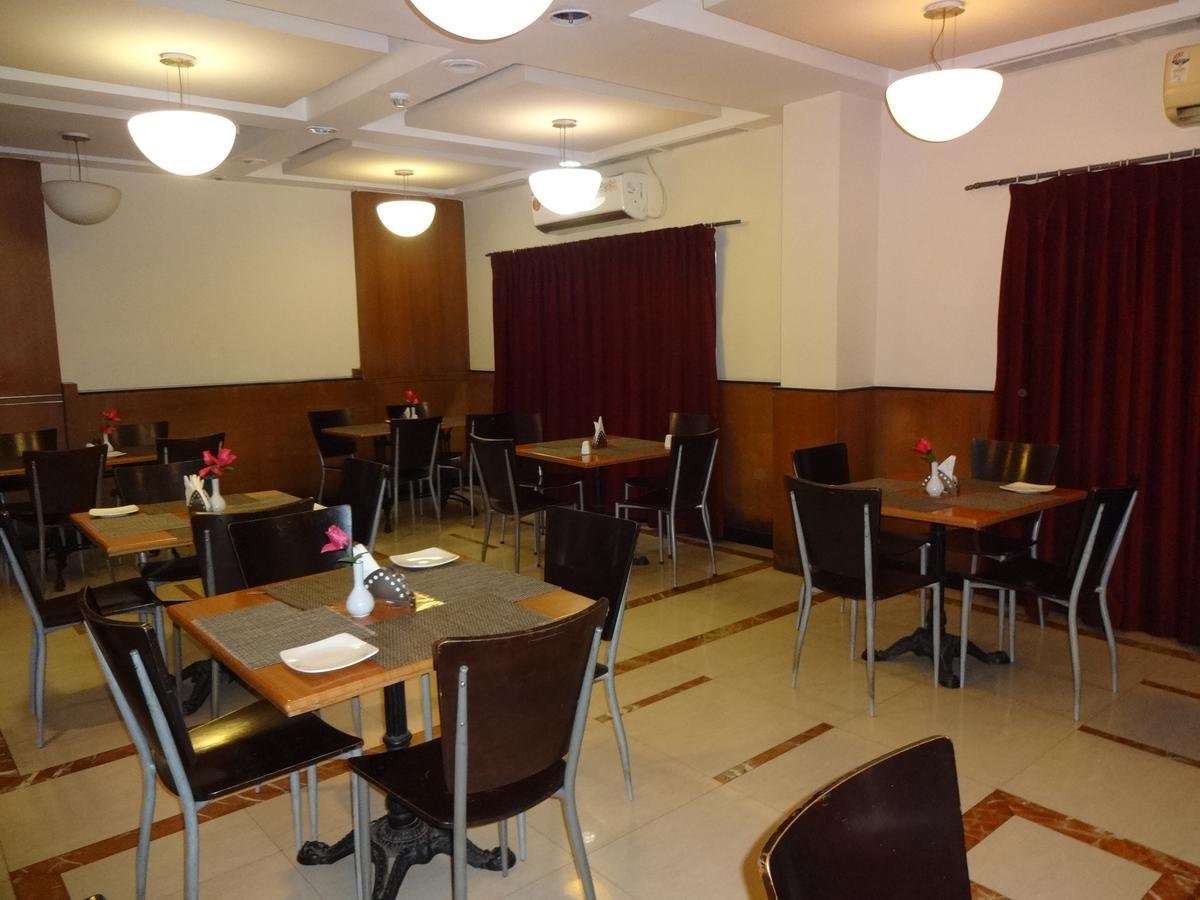 Hotel Super Townhouse Koyambedu Chennai Zewnętrze zdjęcie