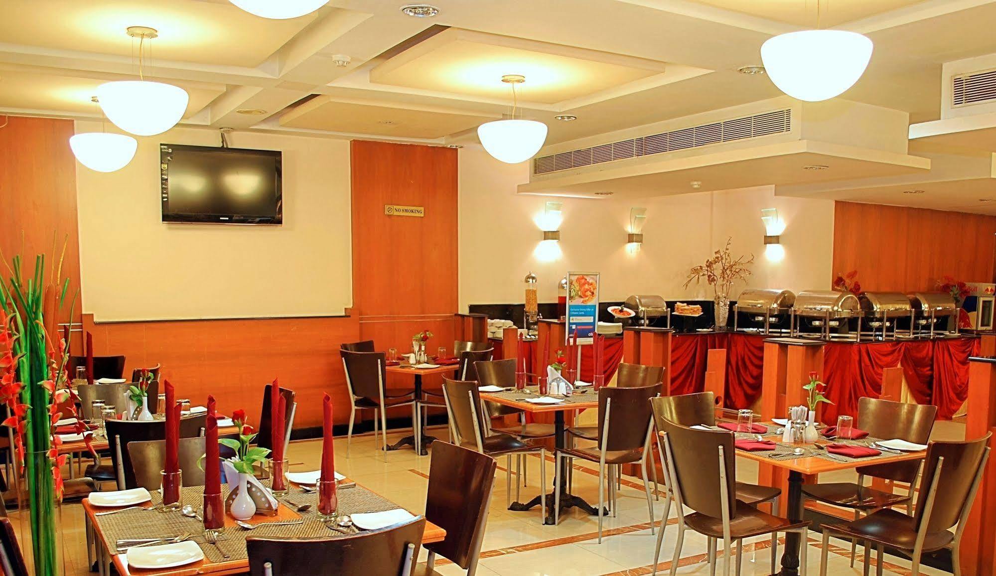 Hotel Super Townhouse Koyambedu Chennai Zewnętrze zdjęcie