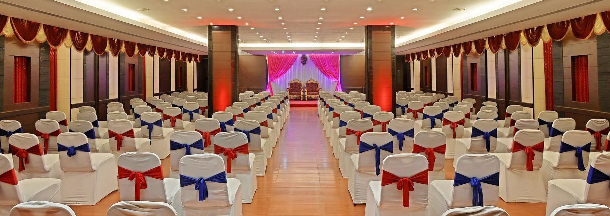 Hotel Super Townhouse Koyambedu Chennai Zewnętrze zdjęcie
